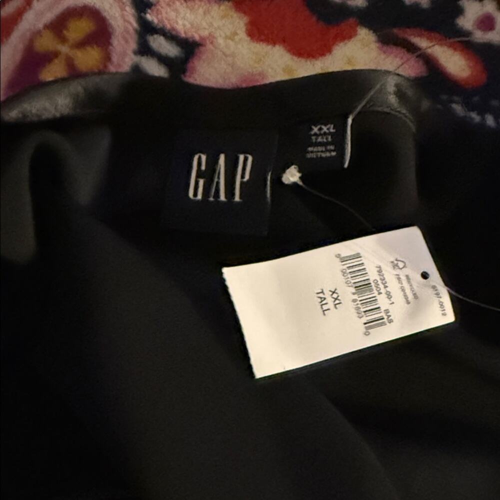 NWT GAP Black satin workwear interview outfit lightweight sleeveless blouse XXLT - Picture 2 of 4